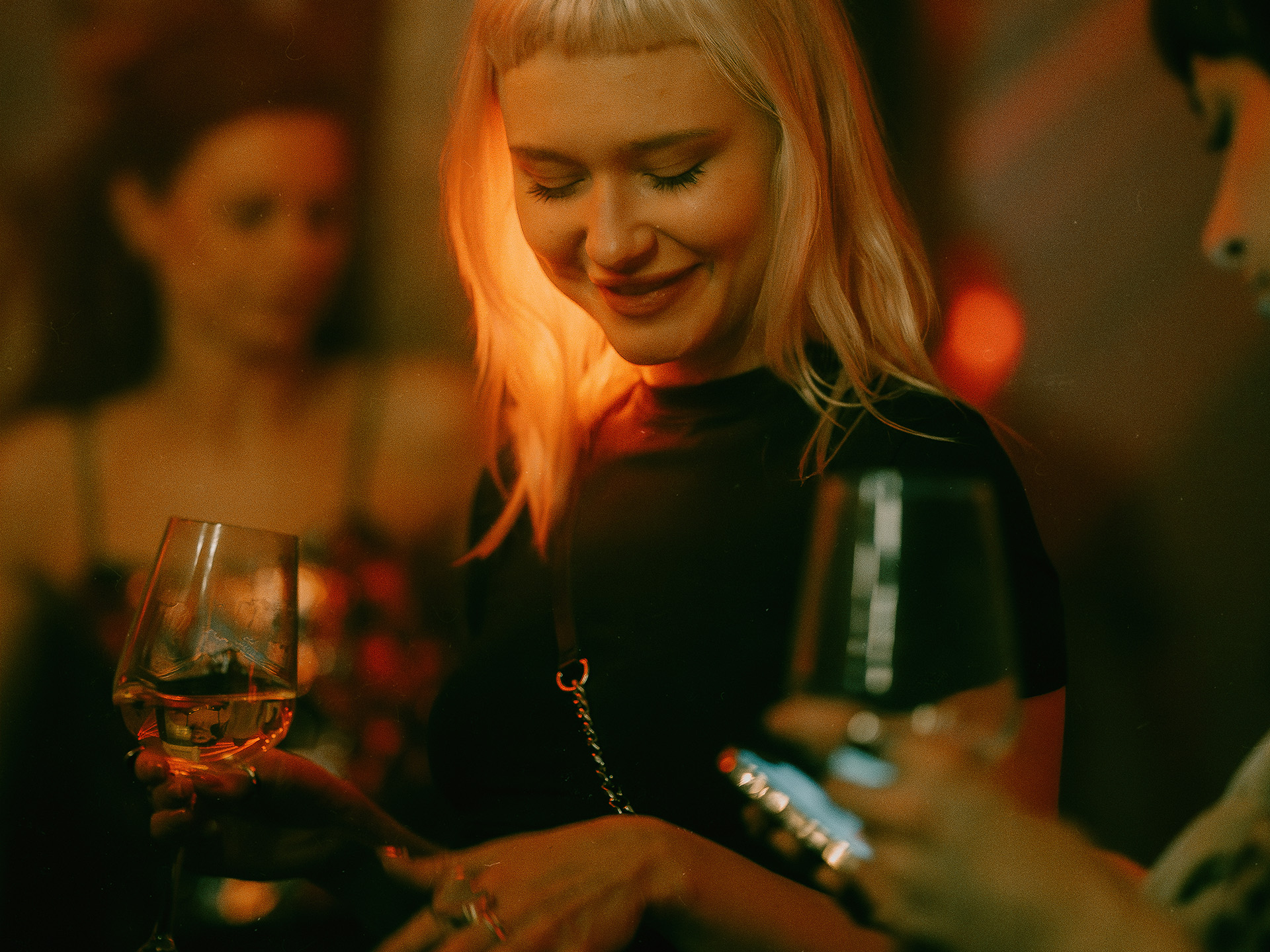 Grupa uczestników na warsztacie tanecznym – animacje ruchowe na eventach Messalka Events Grupa uczestników na warsztacie tanecznym – animacje ruchowe na eventach Messalka Events
