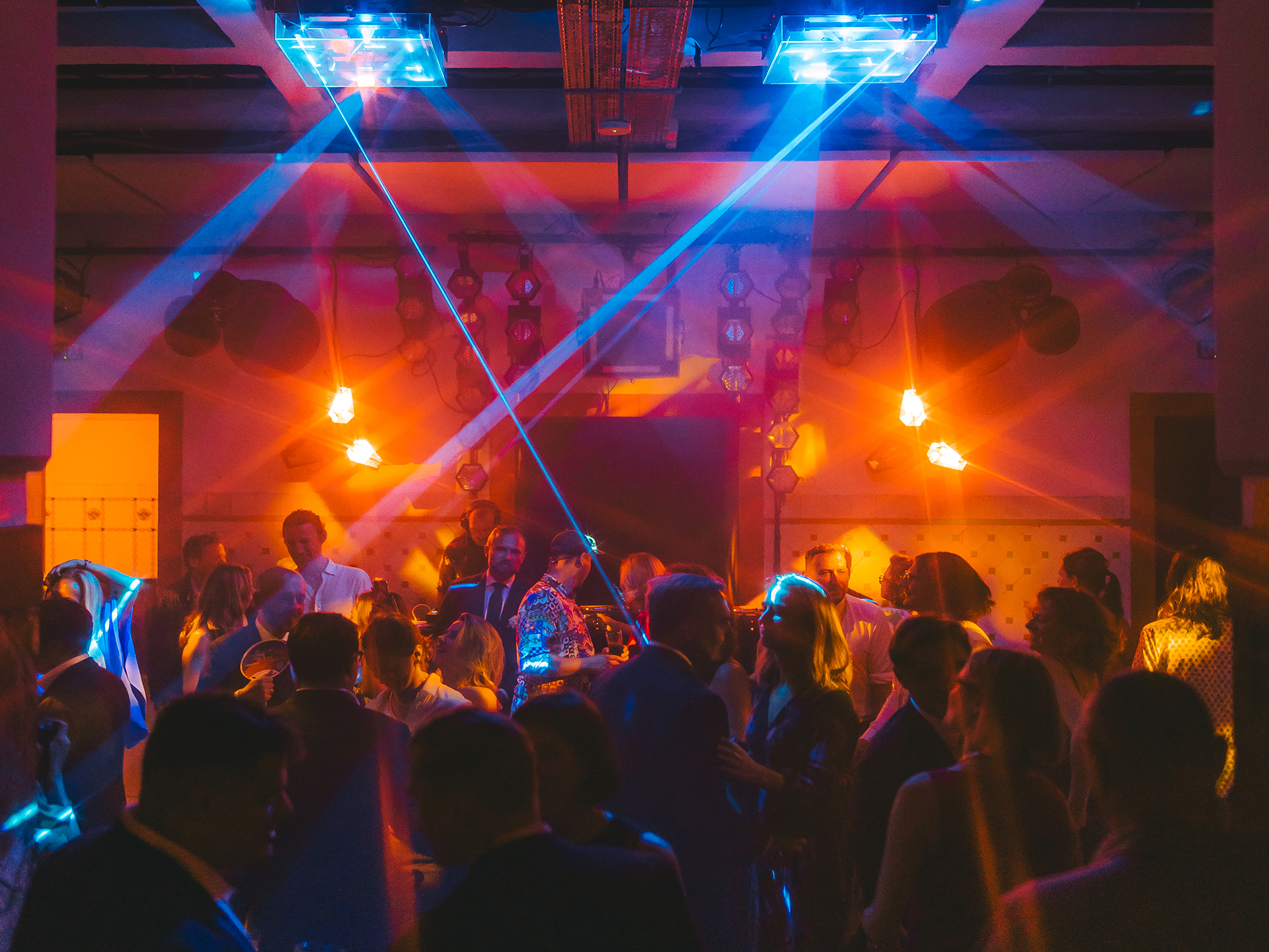 Afterparty weselne w klubie Messalka poziom -1 – parkiet taneczny, lasery IVL, system VOID ACOUSTICS, loże VIP, Warszawa